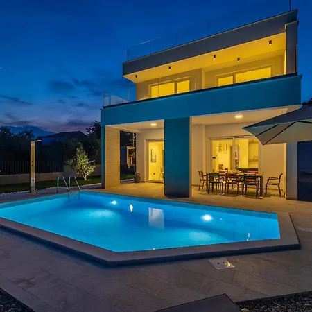 Villa Mate S Bazenom I Prekrasnim Pogledom Na *